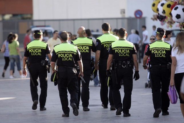 El límite de edad para el acceso a los cuerpos policiales