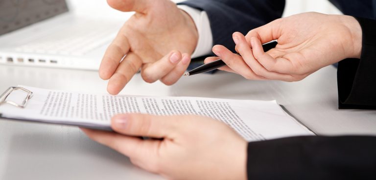 EN LOS PLIEGOS DEBE PRECISARSE SOBRE QUÉ ELEMENTOS Y EN QUÉ CONDICIONES QUEDA AUTORIZADA LA PRESENTACIÓN DE VARIANTES O MEJORAS: PARA QUE LOS LICITADORES PUEDAN PREPARAR SUS OFERTAS CONOCIENDO CERTERAMENTE LOS CRITERIOS DE ADJUDICACIÓN