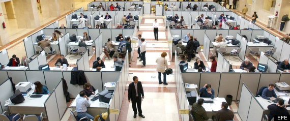 EL FUNCIONARIO, QUE APRUEBA OTRO PROCESO SELECTIVO, Y ES NOMBRADO FUNCIONARIO EN PRÁCTICAS, PUEDE QUE SU ADMINISTRACIÓN DE ORIGEN TENGA QUE SOPORTAR SU GASTO DURANTE SU REALIZACIÓN. AUQUE POSIBLEMENTE EL FUNCIONARIO OPTE EN EL FUTURO POR ABANDONAR DICHA ADMINISTRACIÓN