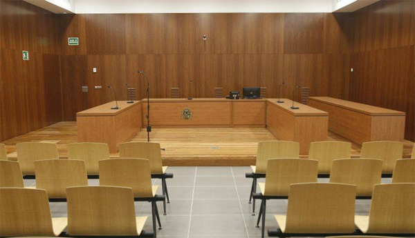 La omisión del emplazamiento en el orden Contencioso-Administrativo puede provocar la nulidad de una Sentencia por indefensión causada al titular de un derecho o de un interesado